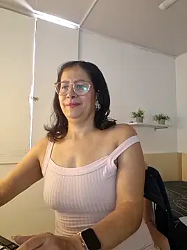 christy ant online show from April 20, 6:31 pm