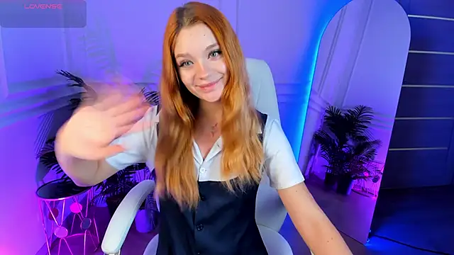 Snapshot of BunnyBooby chatting on February 7, 8:45 pm BunnyBooby online show from February 7, 8:45 pm