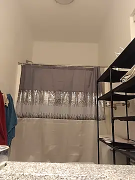 Snapshot of AverageAnt_ chatting on February 12, 4:18 am AverageAnt online show from February 12, 4:18 am