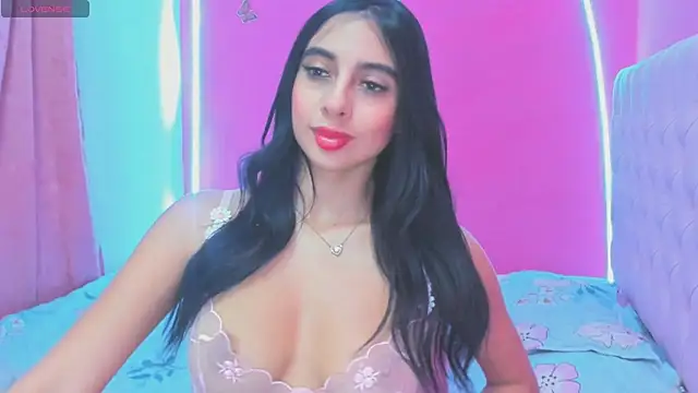 Snapshot of Selenevosse_ chatting on December 18, 3:12 am Selenevosse online show from December 18, 3:12 am