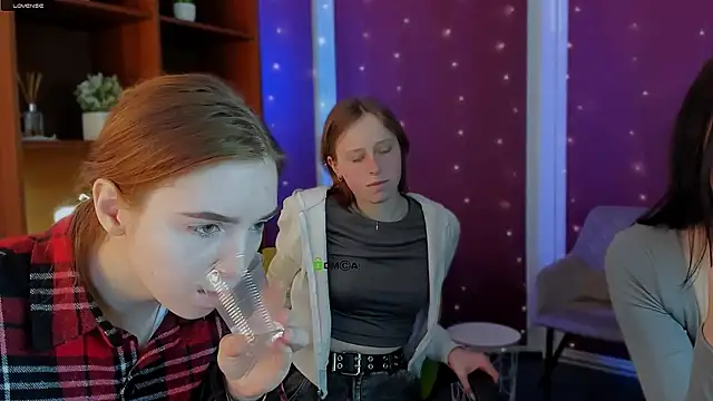 keuli li online show from February 7, 7:45 am