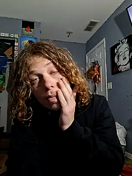 Snapshot of boolboy27 chatting on July 24, 2:37 pm boolboy27 online show from July 24, 2:37 pm