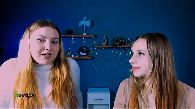 Snapshot of dina_bloom_ chatting on January 15, 9:47 am dina bloom online show from January 15, 9:47 am