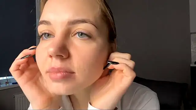 AliceQueenGirl online show from January 14, 12:22 pm