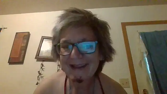 becky1111 online show from May 28, 11:40 am