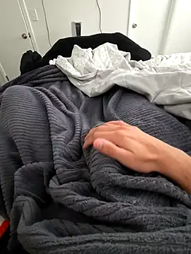 Snapshot of reflex312 chatting on December 17, 3:51 pm reflex312 online show from December 17, 3:51 pm