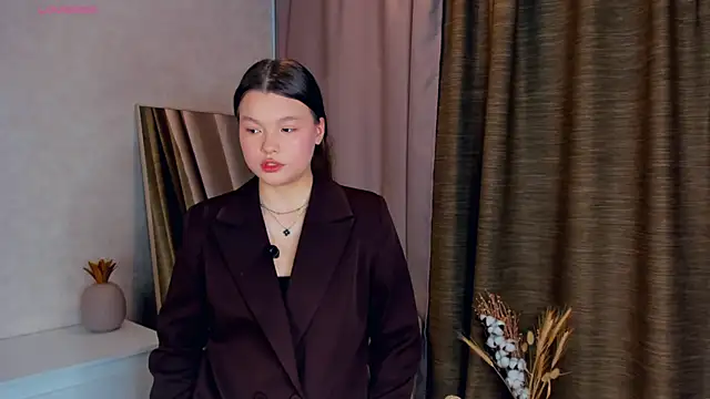 WindyAske online show from December 18, 1:39 pm