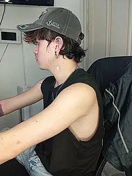 mathias crimson online show from December 19, 1:18 pm