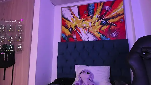 Snapshot of Violet_Blazee chatting on January 9, 10:40 am Violet Blazee online show from January 9, 10:40 am