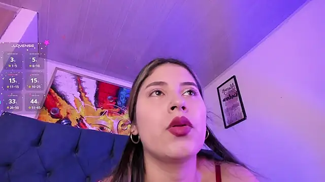 Snapshot of Violet_Blazee chatting on January 14, 5:24 am Violet Blazee online show from January 14, 5:24 am