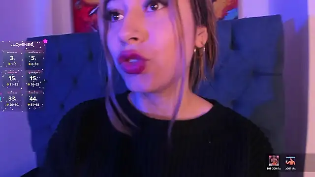 Snapshot of Violet_Blazee chatting on February 16, 11:17 am Violet Blazee online show from February 16, 11:17 am