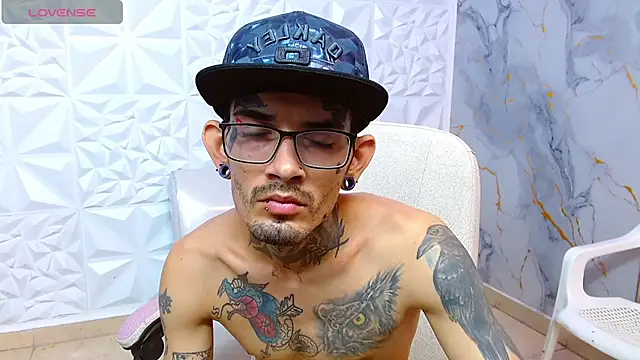 Boy tatto77 online show from April 5, 2:36 pm