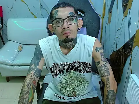 Boy tatto77 online show from April 22, 12:07 pm