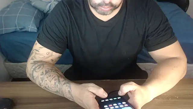 drlluis online show from February 17, 6:03 pm