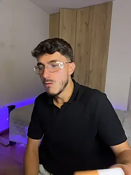 LIAM COLT online show from April 19, 10:45 pm