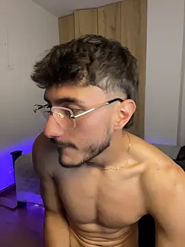 LIAM COLT online show from April 21, 1:42 am