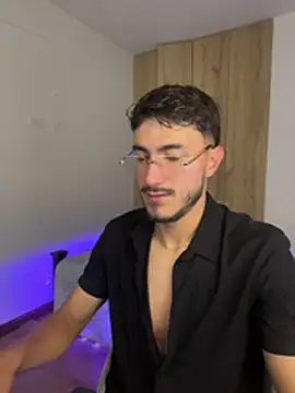 LIAM COLT online show from April 21, 5:17 pm