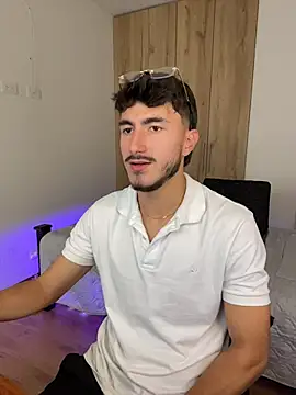 LIAM COLT online show from April 22, 7:15 pm