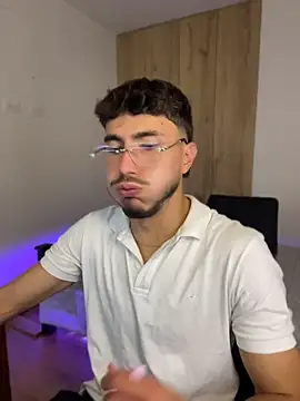 LIAM COLT online show from April 24, 7:27 pm