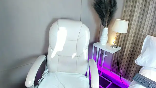 Snapshot of FiorelaSton chatting on March 1, 4:14 am FiorelaSton online show from March 1, 4:14 am