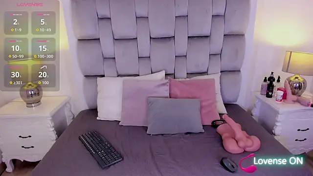 amber  ferrera online show from April 15, 7:43 pm