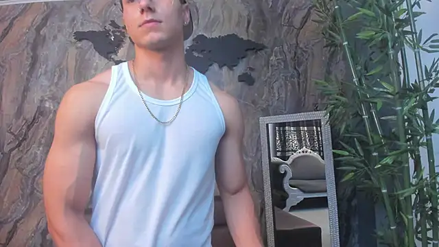 Noah Clarkk online show from February 17, 11:44 pm