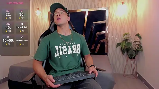 Noah Clarkk online show from February 26, 5:56 pm