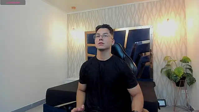 Noah Clarkk online show from April 7, 5:02 pm