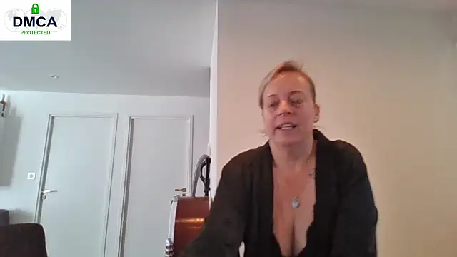 Miss-Chupagirly online show from April 15, 7:15 am