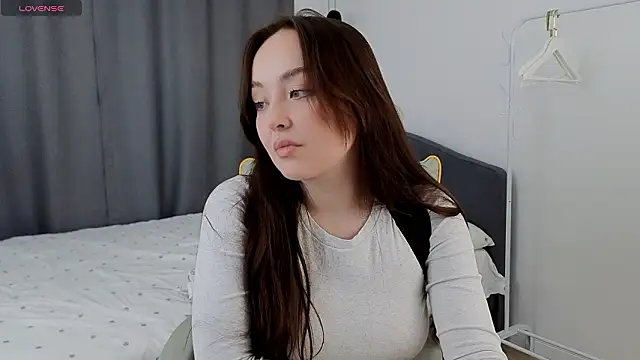 fallin lovee online show from March 9, 1:48 pm