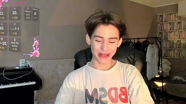 Snapshot of winsdor chatting on January 9, 11:02 am winsdor online show from January 9, 11:02 am