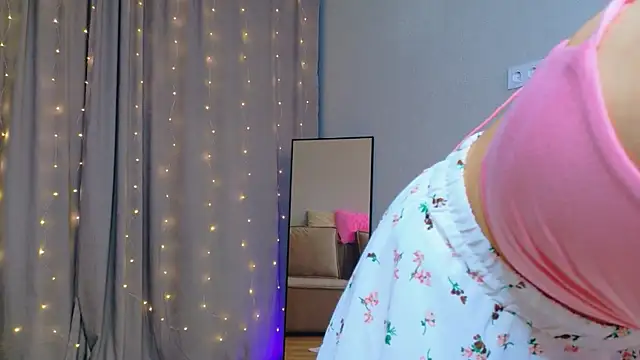 MidnightLily  online show from December 22, 2:52 am