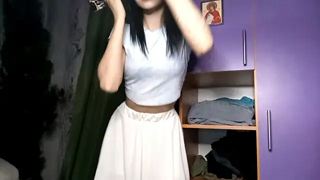 CaryJaurigue online show from December 18, 8:04 pm