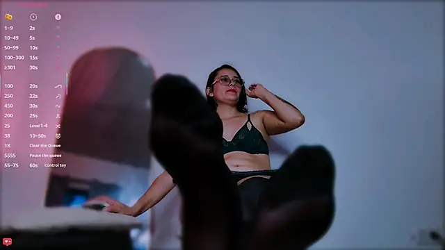 ScarlettRedsins online show from February 19, 4:19 am