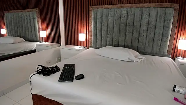 Lakisha Jackson  online show from February 3, 7:30 pm