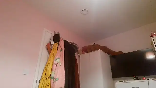 LilyLuck  online show from February 18, 4:58 pm