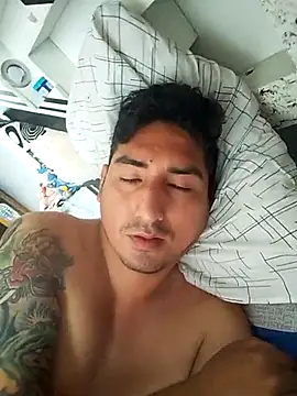 Snapshot of Yrresistible666 chatting on January 13, 3:39 pm Yrresistible666 online show from January 13, 3:39 pm