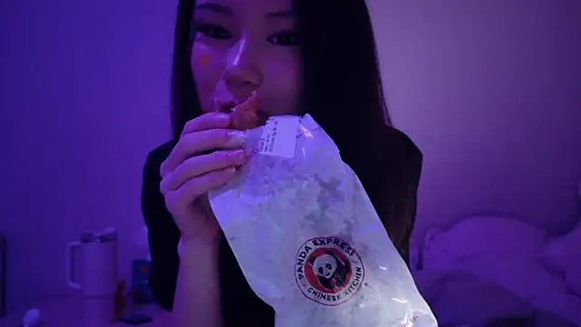 luvvivii online show from January 16, 4:49 am