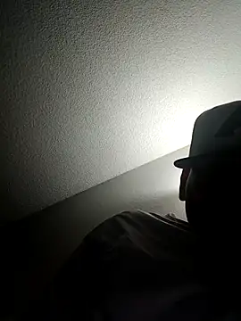 Snapshot of 3nights99 chatting on December 19, 3:46 am 3nights99 online show from December 19, 3:46 am