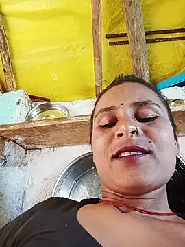 Snapshot of Cuty_priti chatting on March 1, 7:54 am Cuty priti online show from March 1, 7:54 am