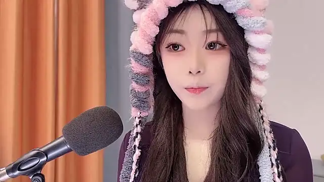 smalldaisy online show from February 4, 2:39 am