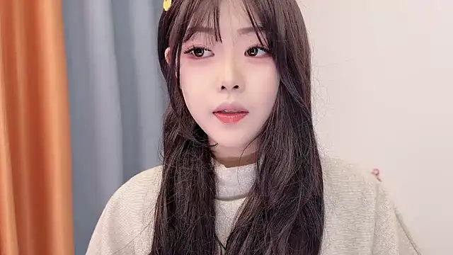 smalldaisy online show from February 12, 1:44 am