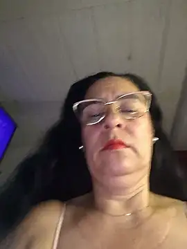 Snapshot of KiaraFoster chatting on June 7, 1:32 am KiaraFoster online show from June 7, 1:32 am