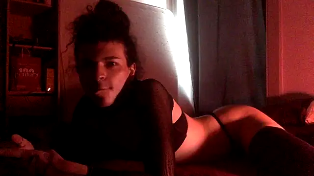 TheHellebora online show from December 19, 1:29 pm