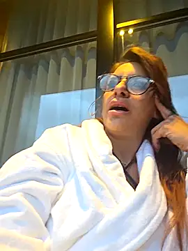 LaLynn online show from March 29, 5:46 pm