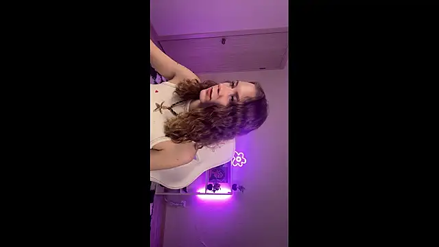 KellySunn online show from February 17, 9:17 am