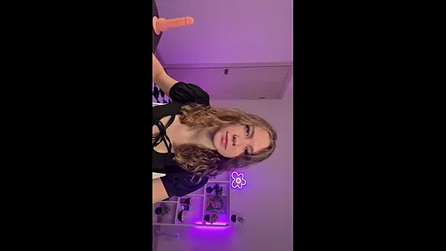 KellySunn online show from February 25, 9:30 am