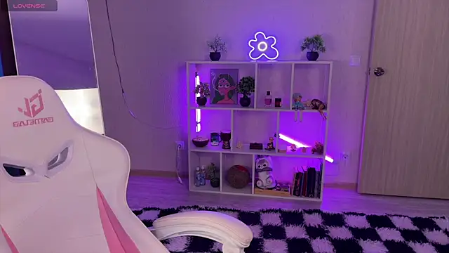 KellySunn online show from July 6, 3:14 pm
