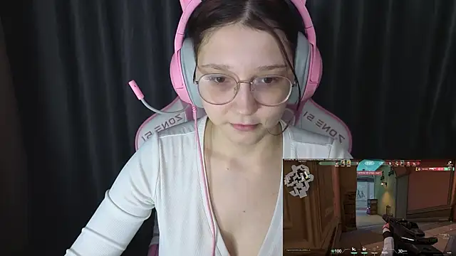 Pink-Aura- online show from January 11, 6:13 pm