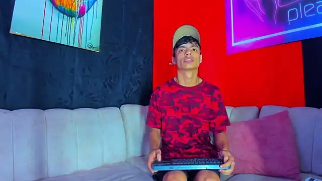 BrownieLoverss online show from January 11, 2:27 am